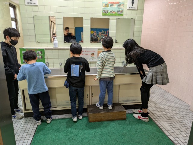 牛乳パック洗いのお手伝い