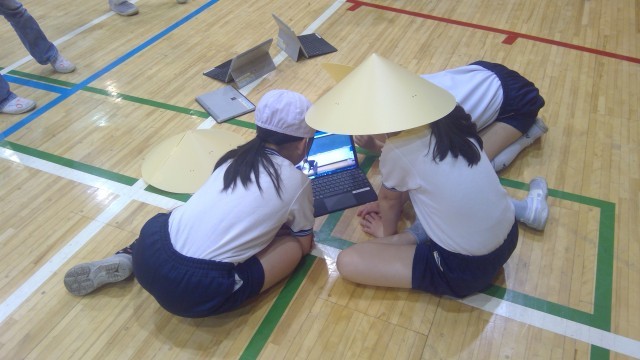 ３年生：花笠音頭の踊りを動画でチェック