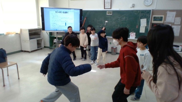 ピンポン玉送り