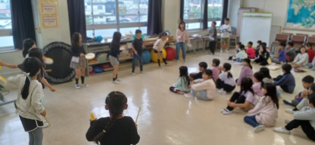 実行委員による３年生演技の紹介
