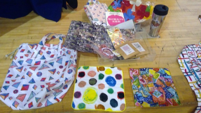 シブヤフォントを使った商品を見せていただきました