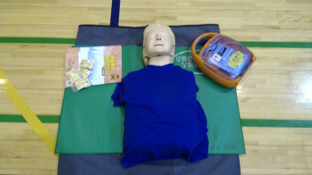 実際に使用した人形やAED