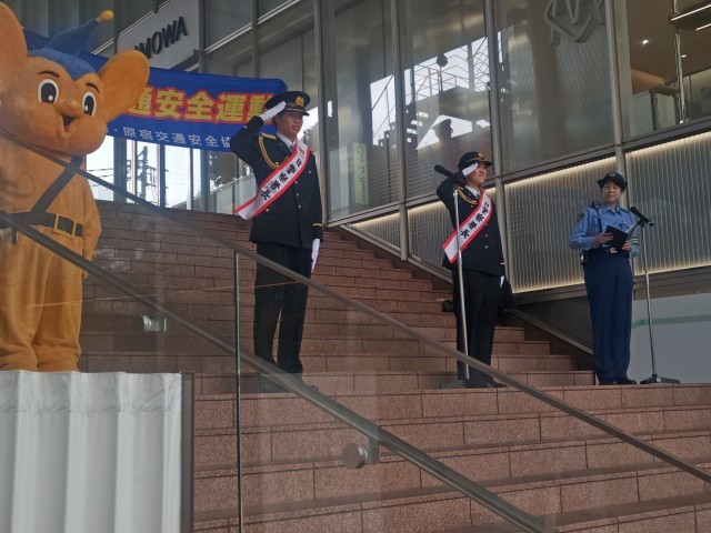 式典中の敬礼